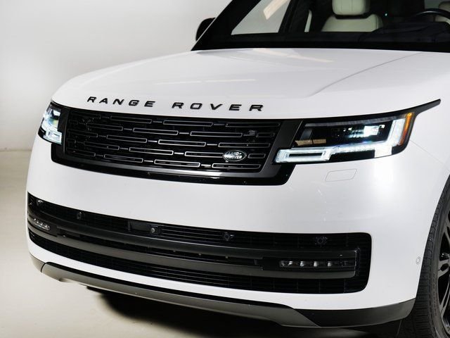 Certified Used 2023 Ostuni White Pearl Land Rover SE image 27