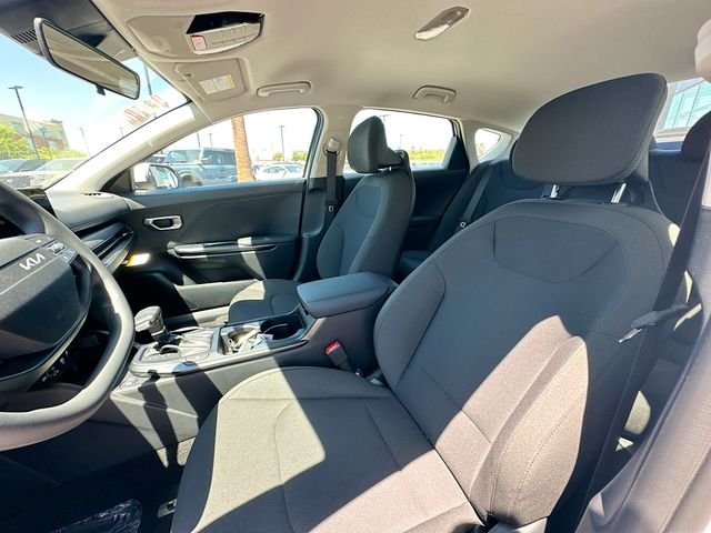 New 2026 Snow White Pearl Kia LX image 21
