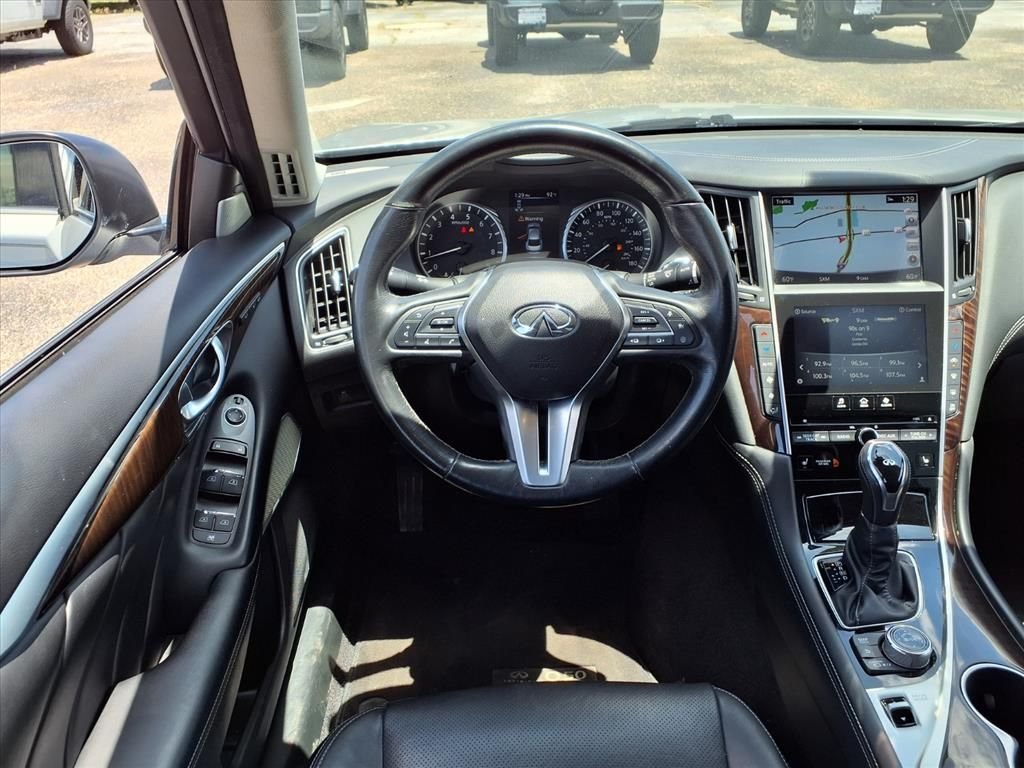 Used 2018 Silver INFINITI 3.0t LUXE image 14