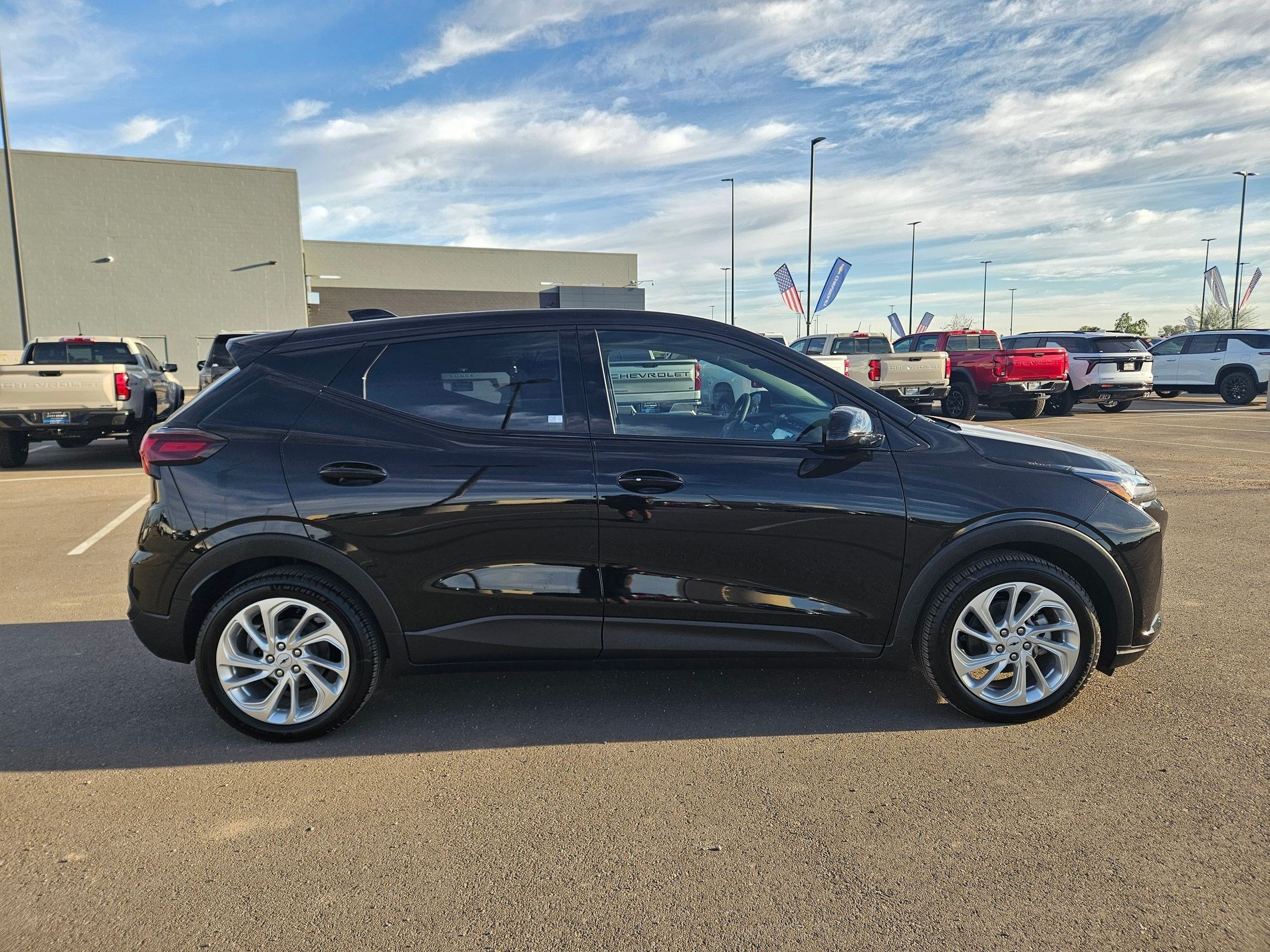 2027 Chevrolet Bolt LT - Photo 6
