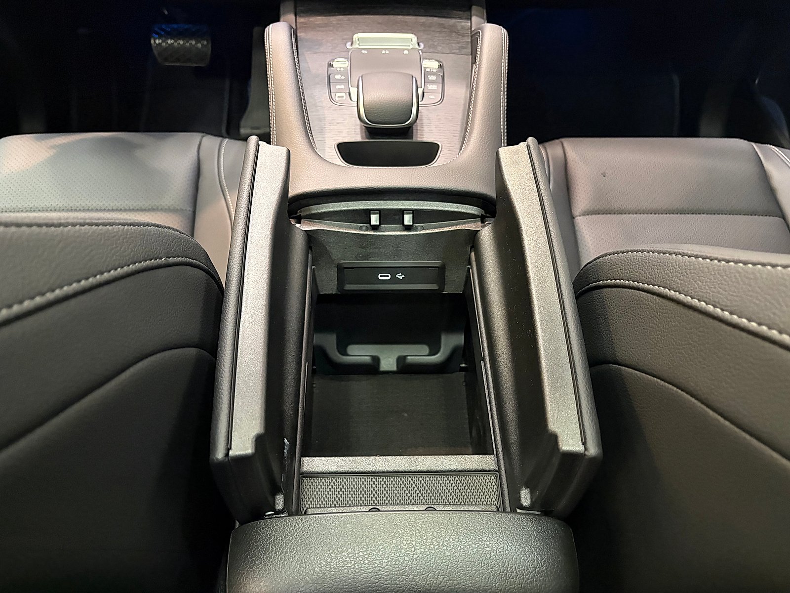 New 2026 Obsidian Black Metallic Mercedes-Benz 4MATIC® image 30