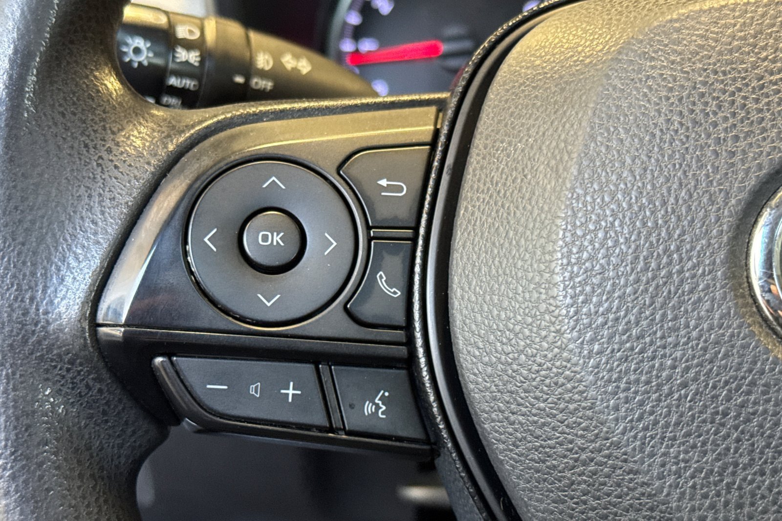Certified Used 2019 White Toyota XLE image 31