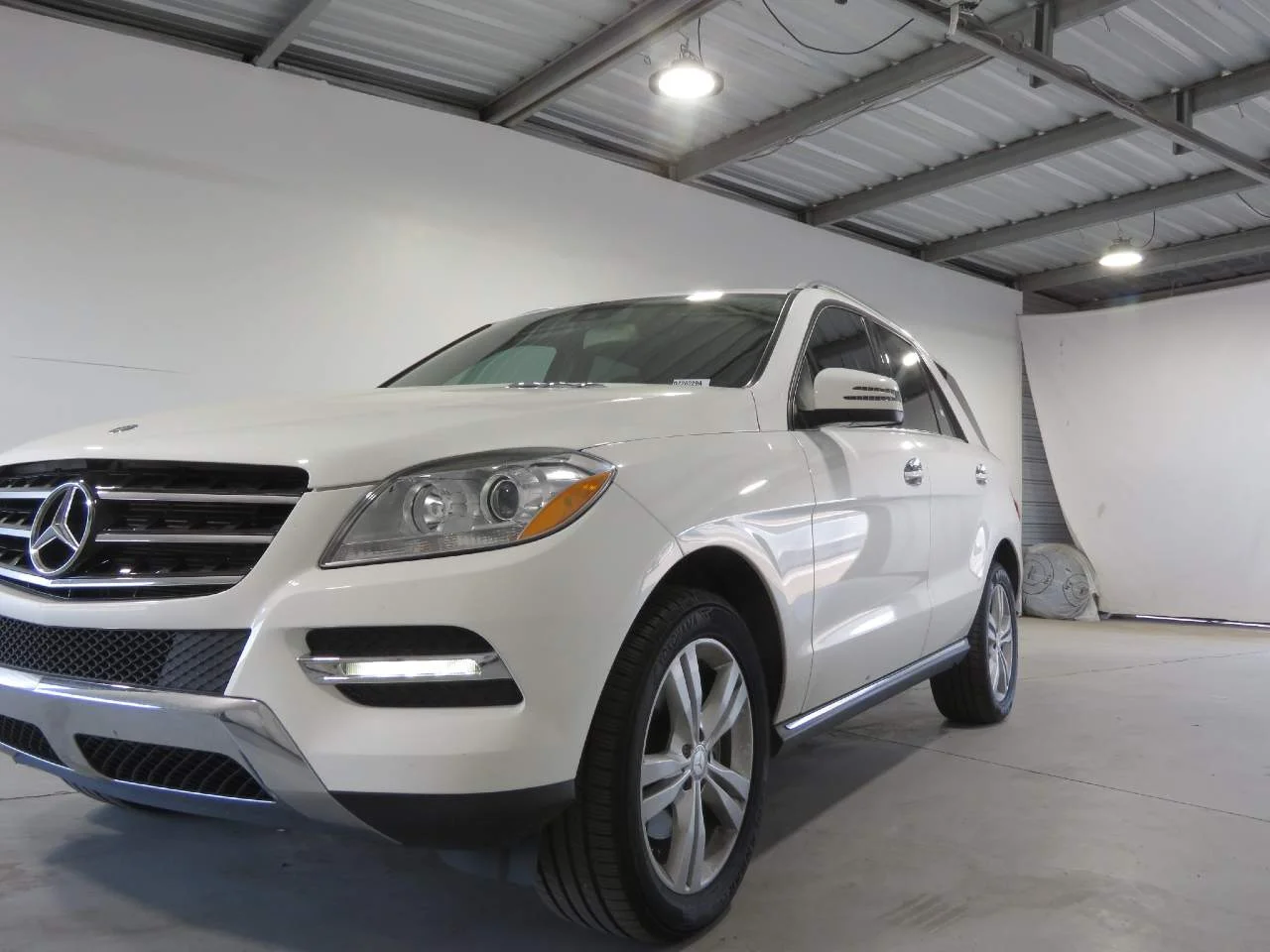 Used 2015 Polar White Mercedes-Benz ML 350 image 1