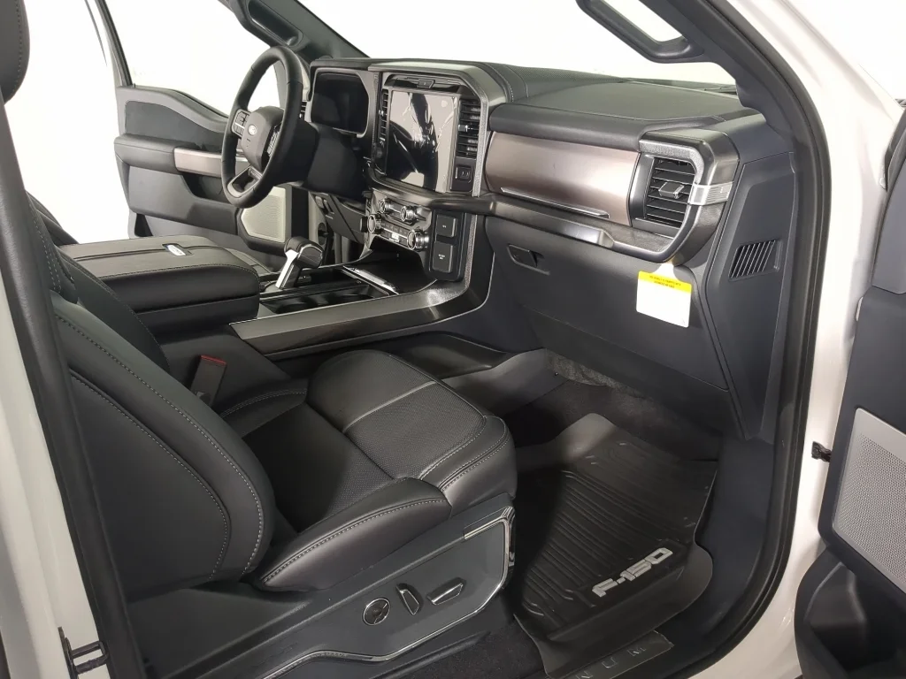 New 2026 Star White Metallic Tri-Coat Ford Platinum® image 17