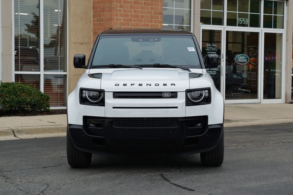 New 2026 Fuji White Land Rover X-Dynamic SE image 4