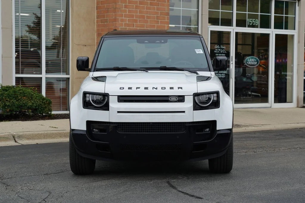 New 2026 Fuji White Land Rover X-Dynamic SE image 4