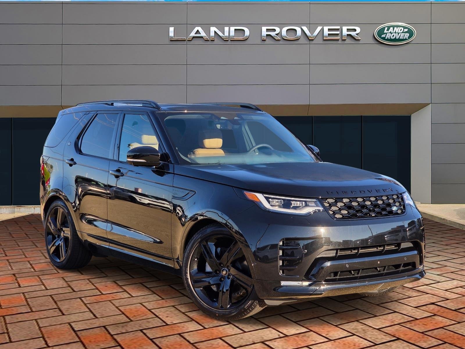 New 2026 Santorini Black Land Rover Dynamic SE image 1