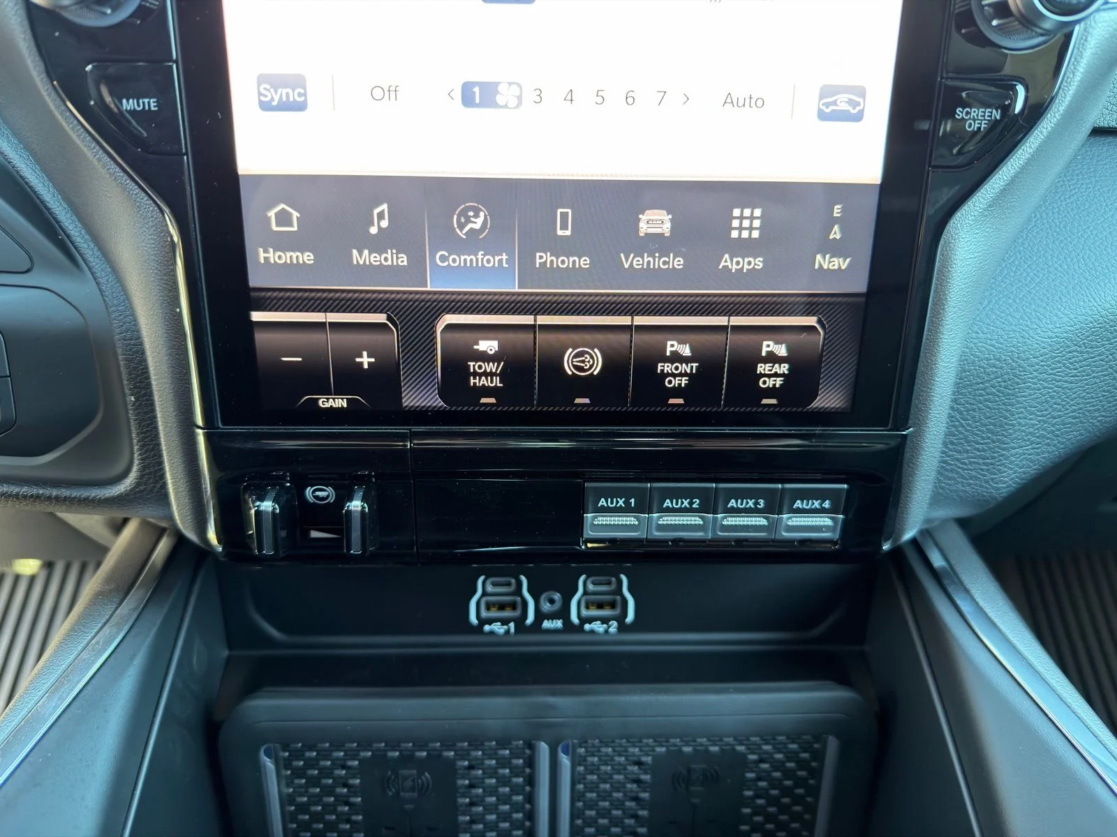 New 2026 Forged Blue Metallic Exterior Paint RAM Laramie image 25
