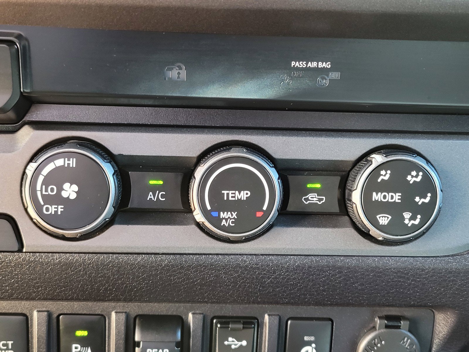 Used 2019  Toyota  image 20