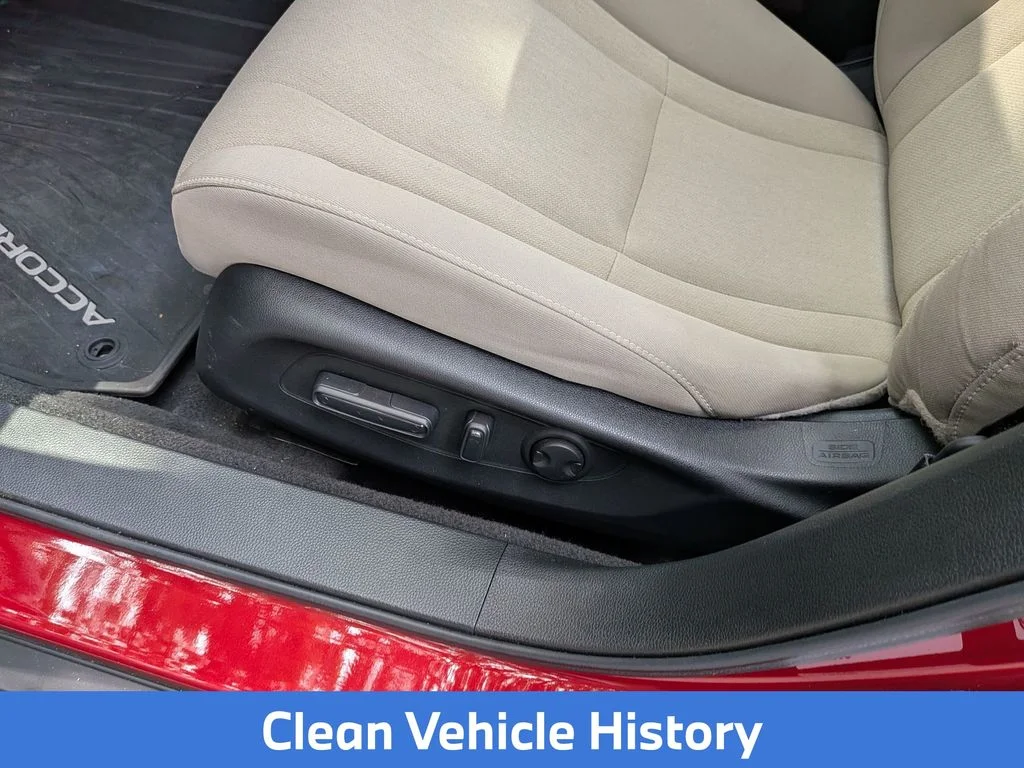 Used 2025 Red Honda SE image 17