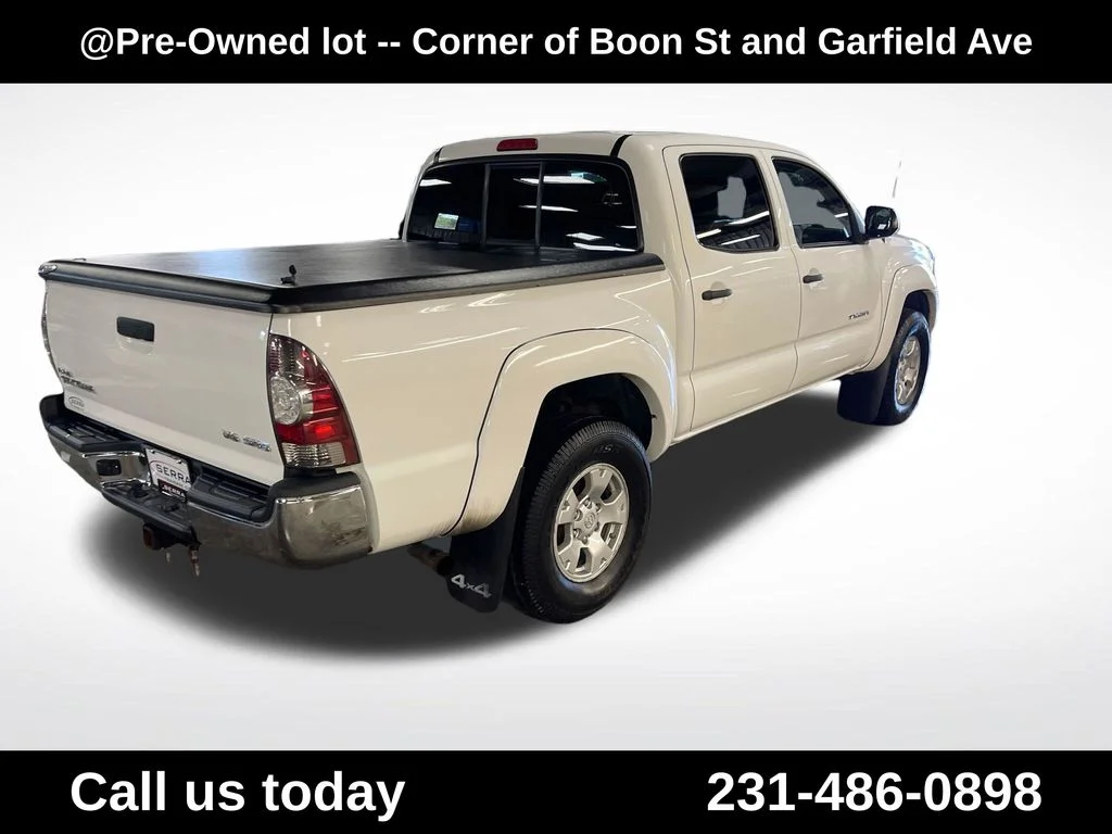 Used 2013 White Toyota Base image 5