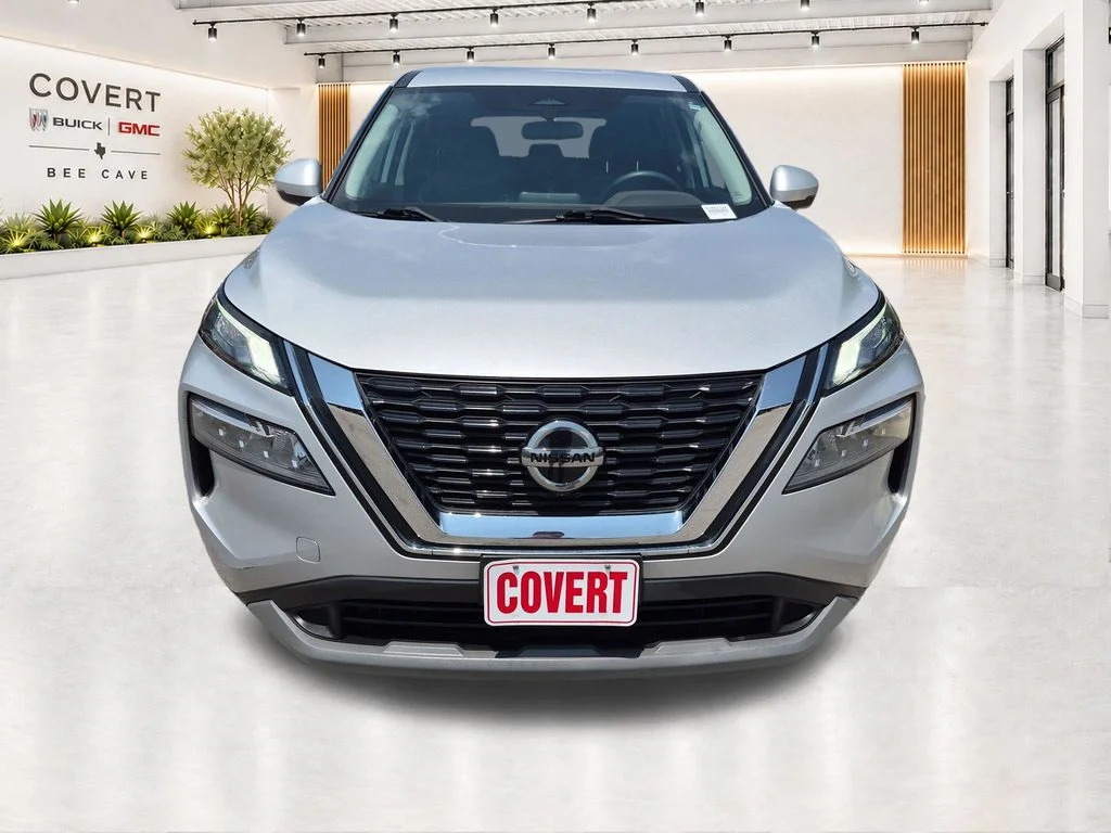 Used 2021 Silver Nissan SV image 3