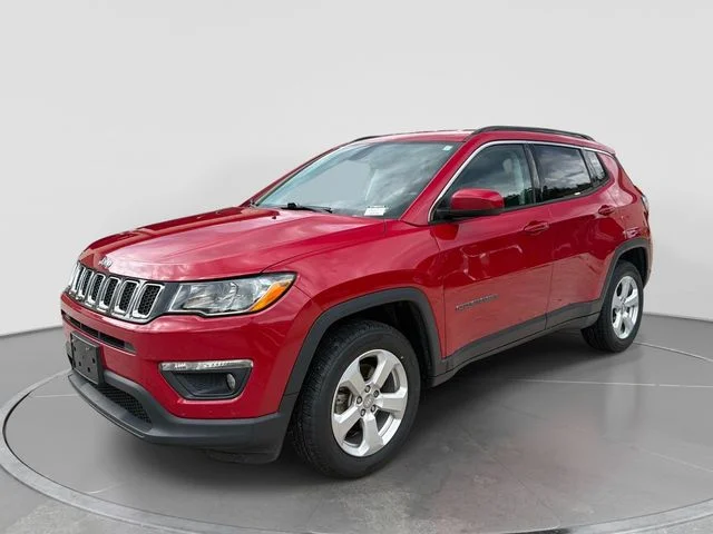 Used 2019 Red Jeep Latitude image 8