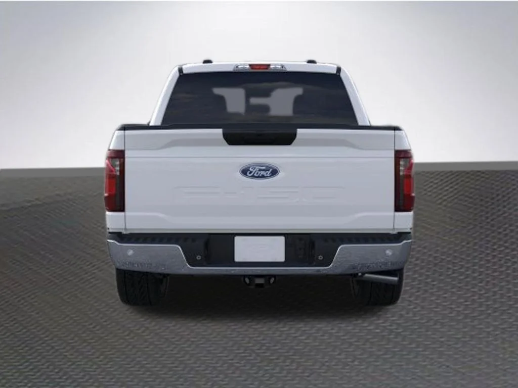 New 2026 Oxford White Ford XL image 5