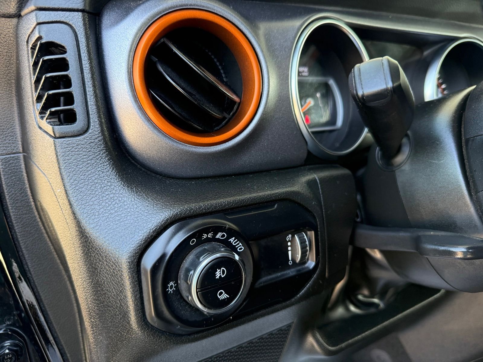 2023 Jeep Gladiator Mojave - Photo 16
