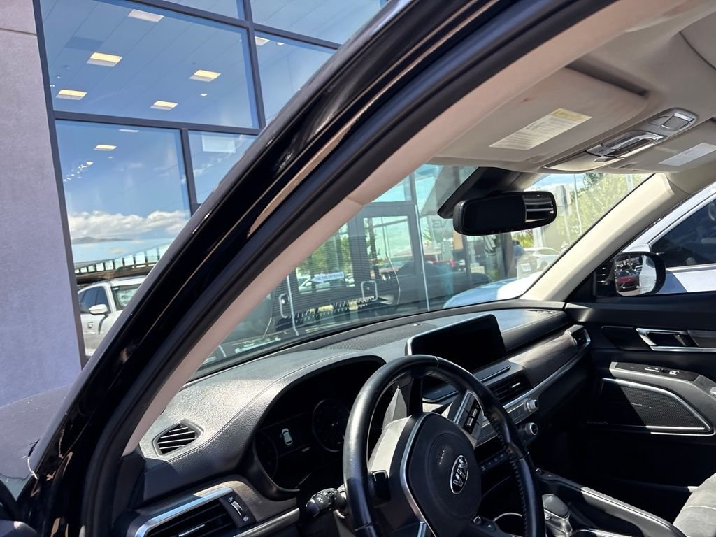 Used 2020 Black Kia SX image 30