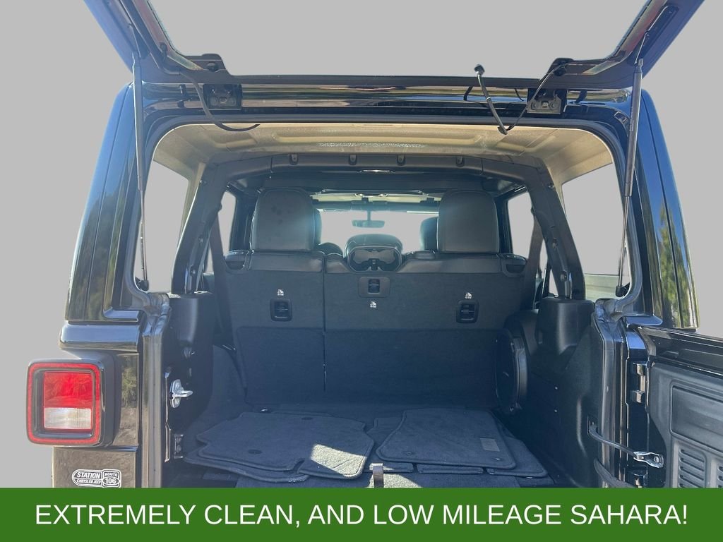 Used 2022 Black Jeep Unlimited Sahara image 11