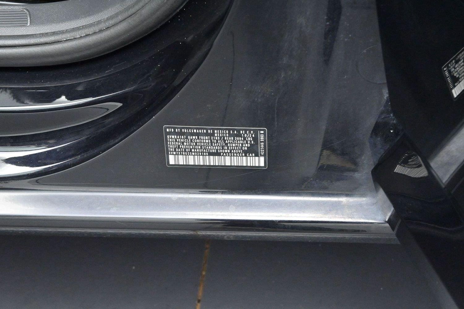 Used 2025 Deep Black Pearl Volkswagen SE image 36