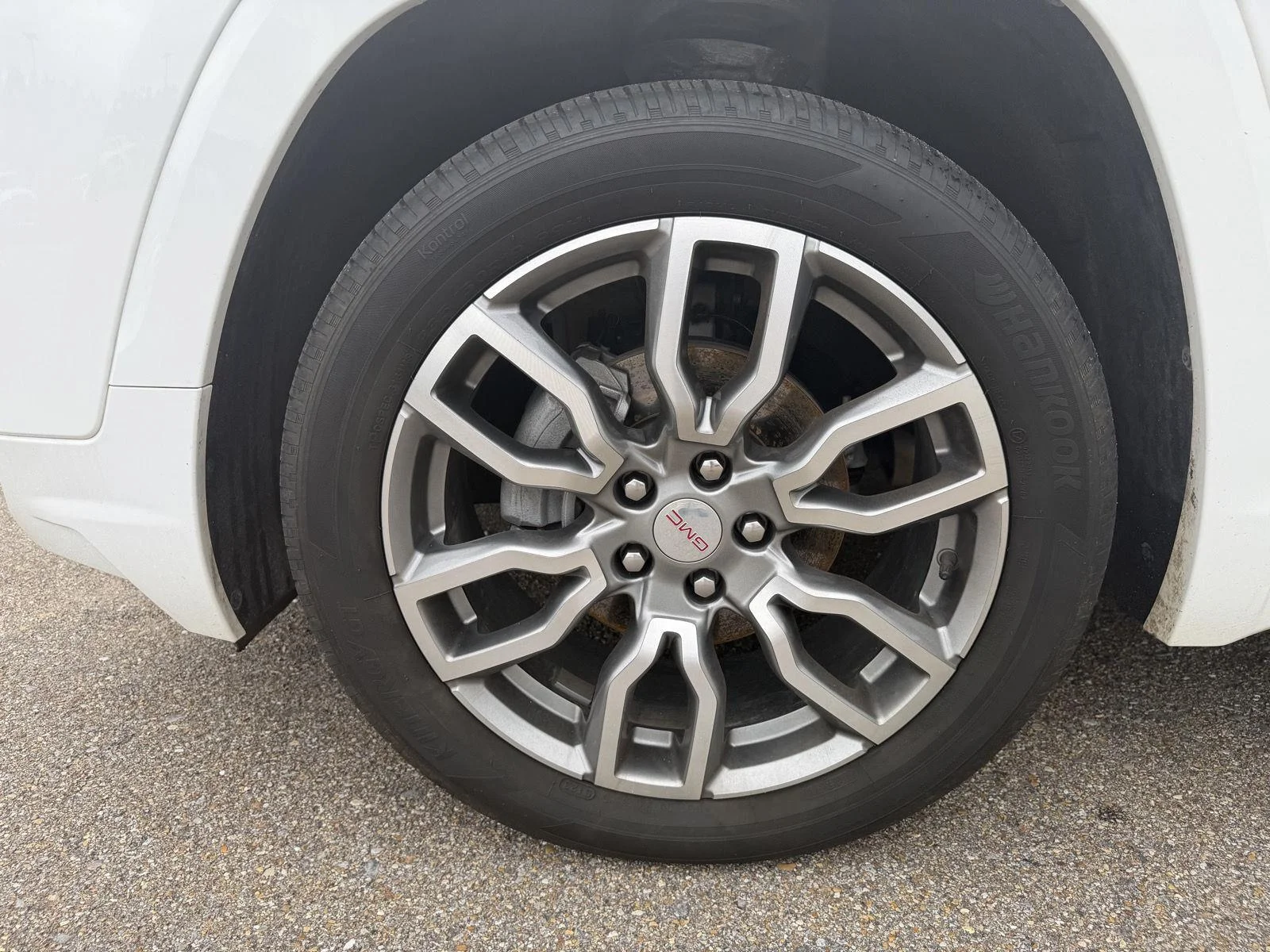 Used 2024 Summit White GMC Denali image 23