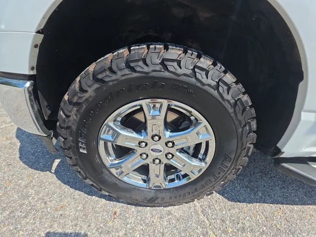 Used 2023 White Ford XLT image 10