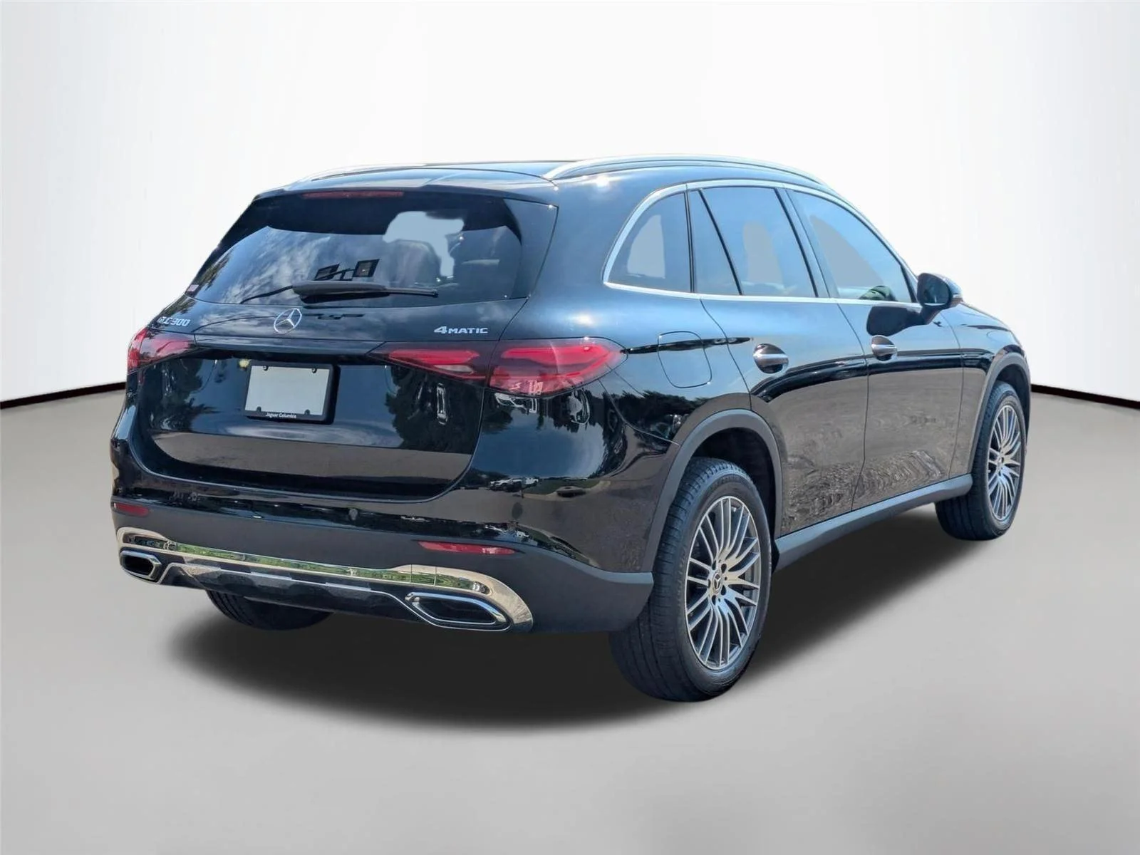 Used 2024 Black Mercedes-Benz GLC 300 image 6