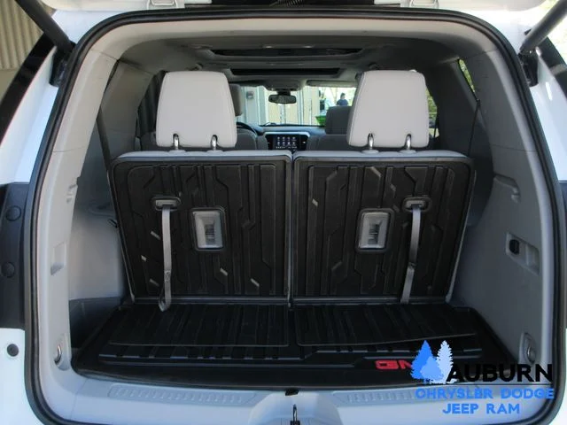 Used 2023 White GMC SLT image 19