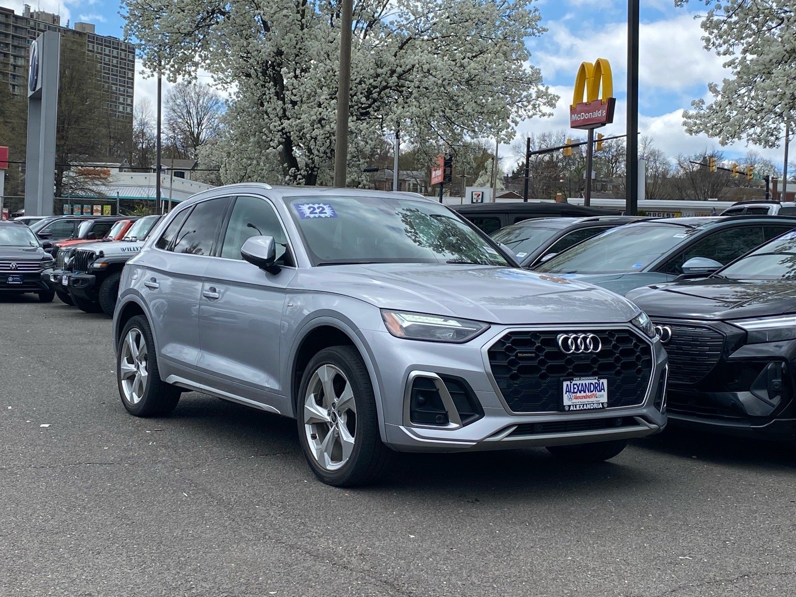 2022 Audi Q5 45 Premium Plus's photo