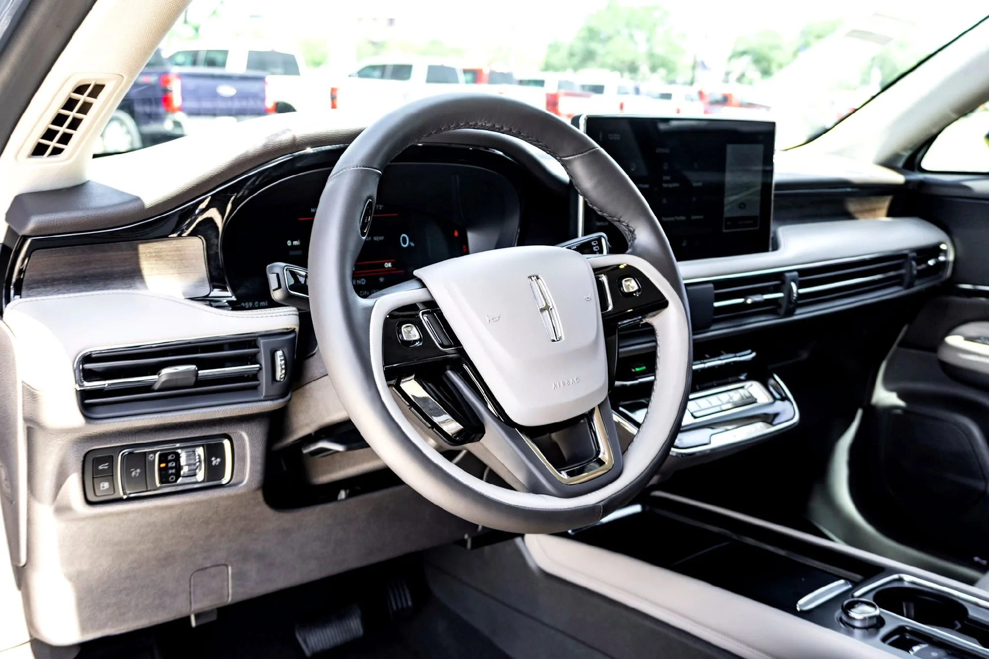 Used 2024 Whisper Blue Metallic Clearcoat Lincoln Grand Touring image 15