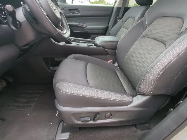 Used 2025 Silver Nissan SV image 10