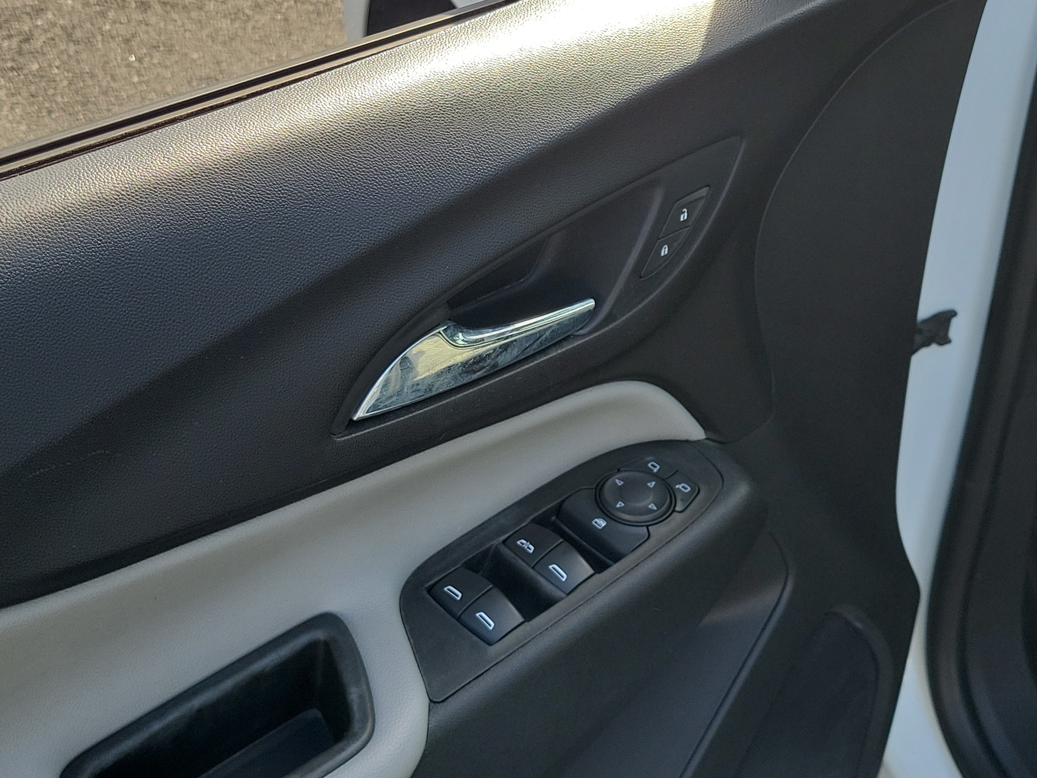 Used 2021 Summit White Chevrolet LS image 20