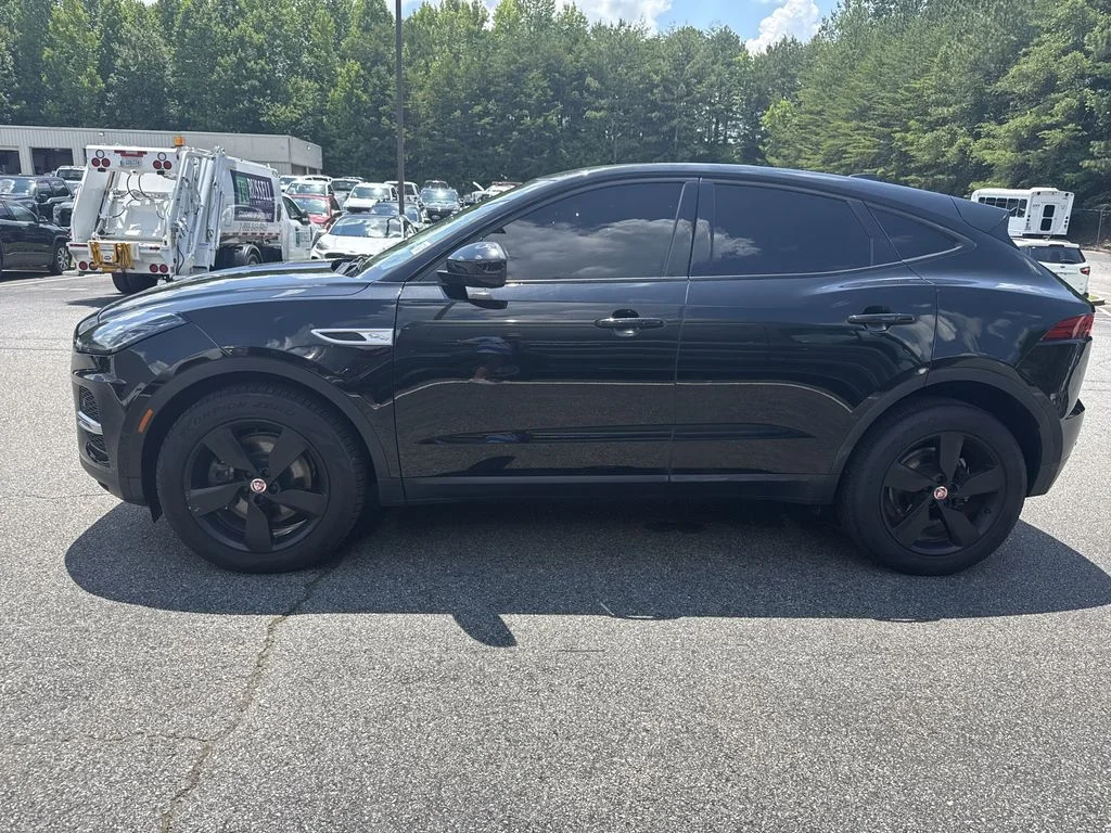 Used 2022  Jaguar P250 SE image 4