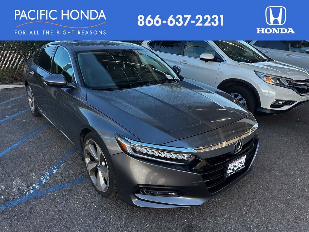 Used 2018 Modern Steel Metallic Honda Touring image 1