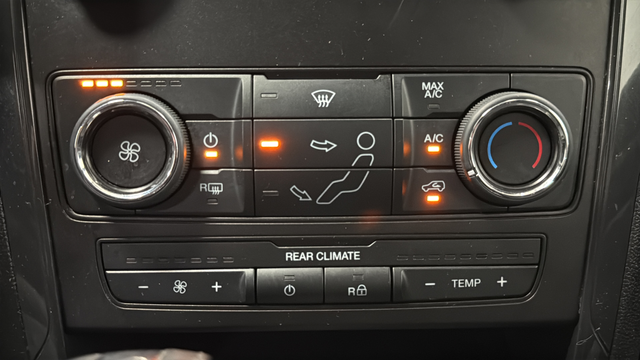 Used 2018 Burgundy Velvet Metallic Tinted Clearcoat Ford XLT image 17