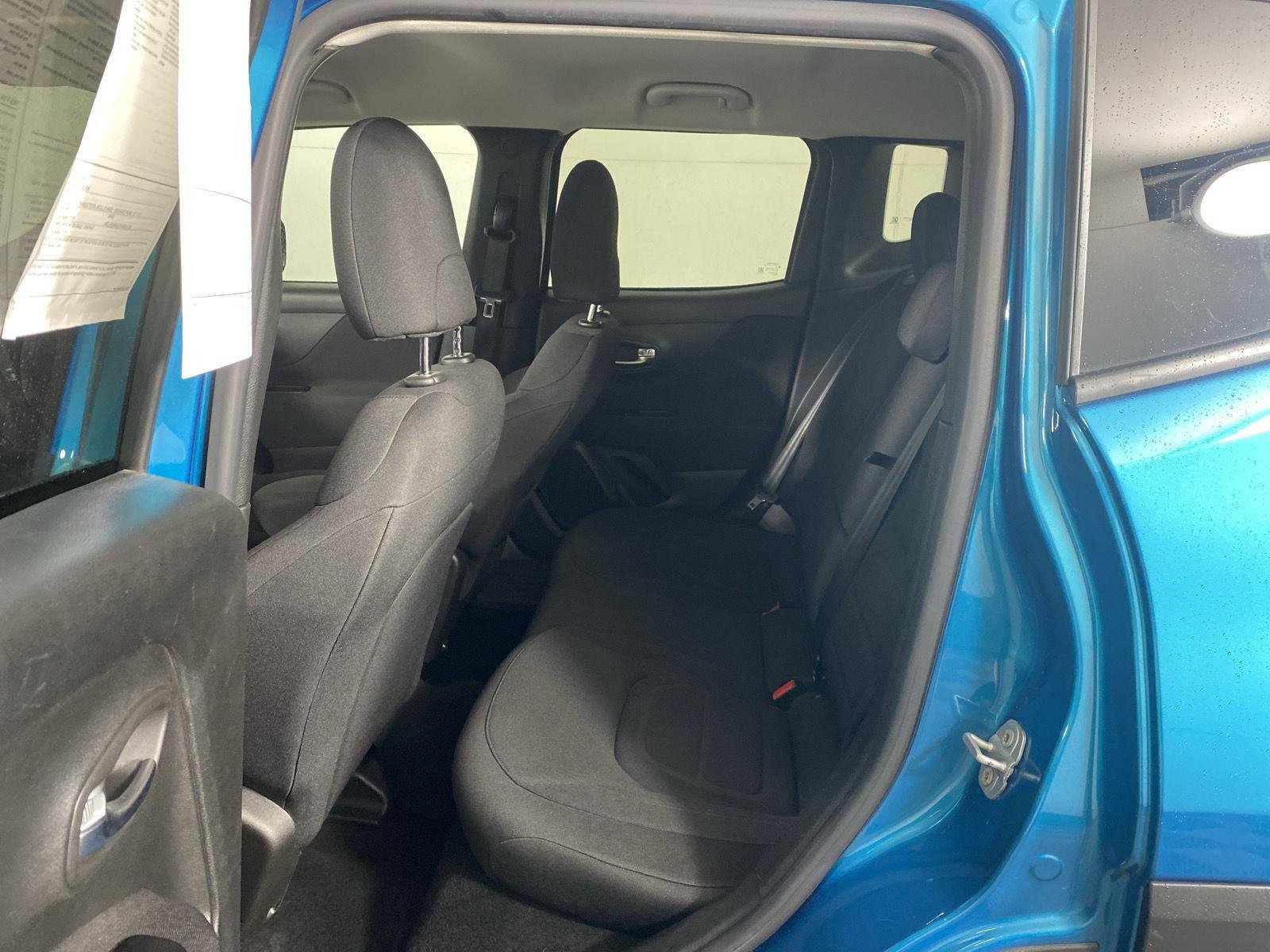 Used 2021 Bikini Metallic Clearcoat Jeep Latitude image 11