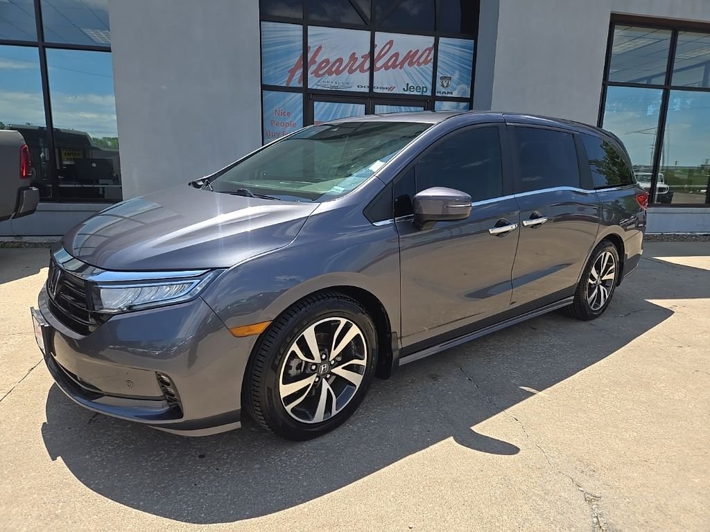 Used 2021  Honda Touring image 3