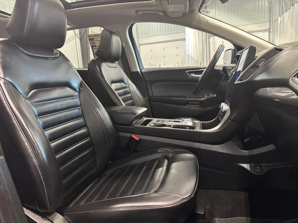 Used 2024 Agate Black Ford SEL image 35
