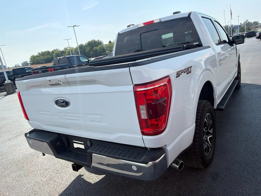 Used 2023 Oxford White Ford XLT image 4