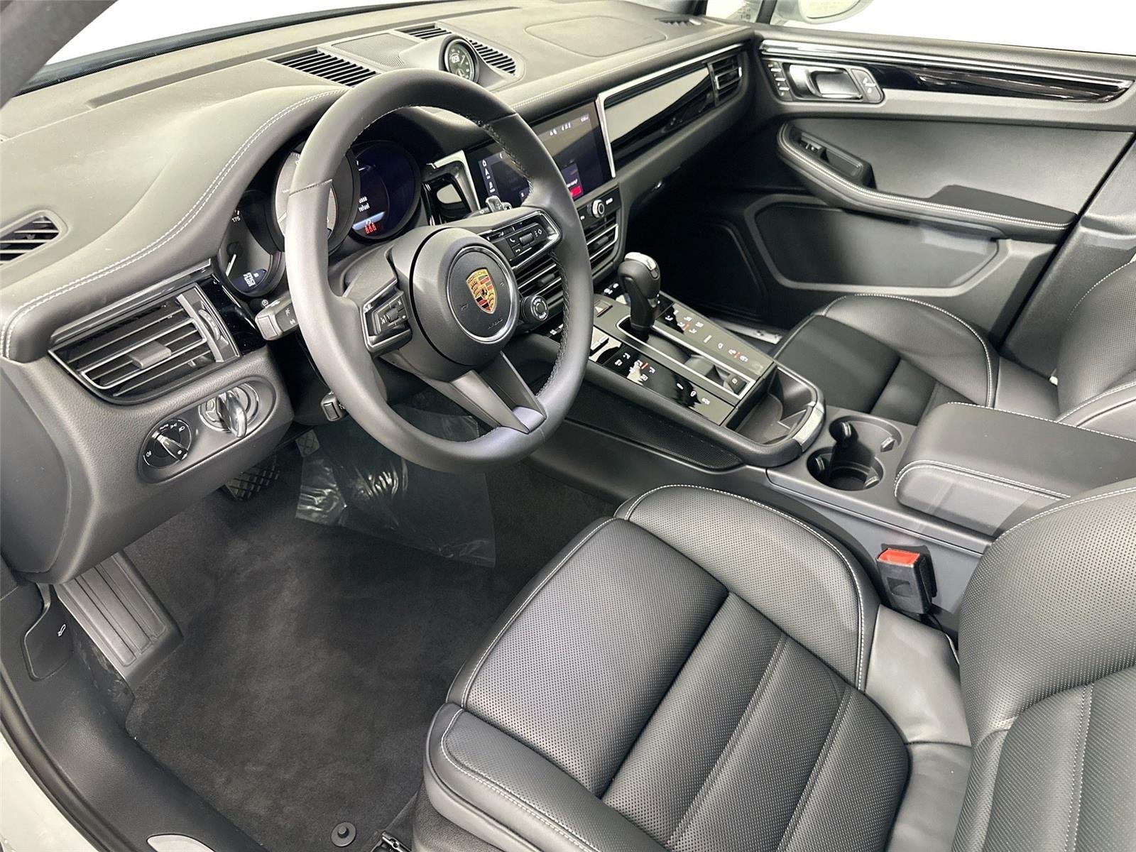 New 2026 Carrara White Metallic Porsche  image 4