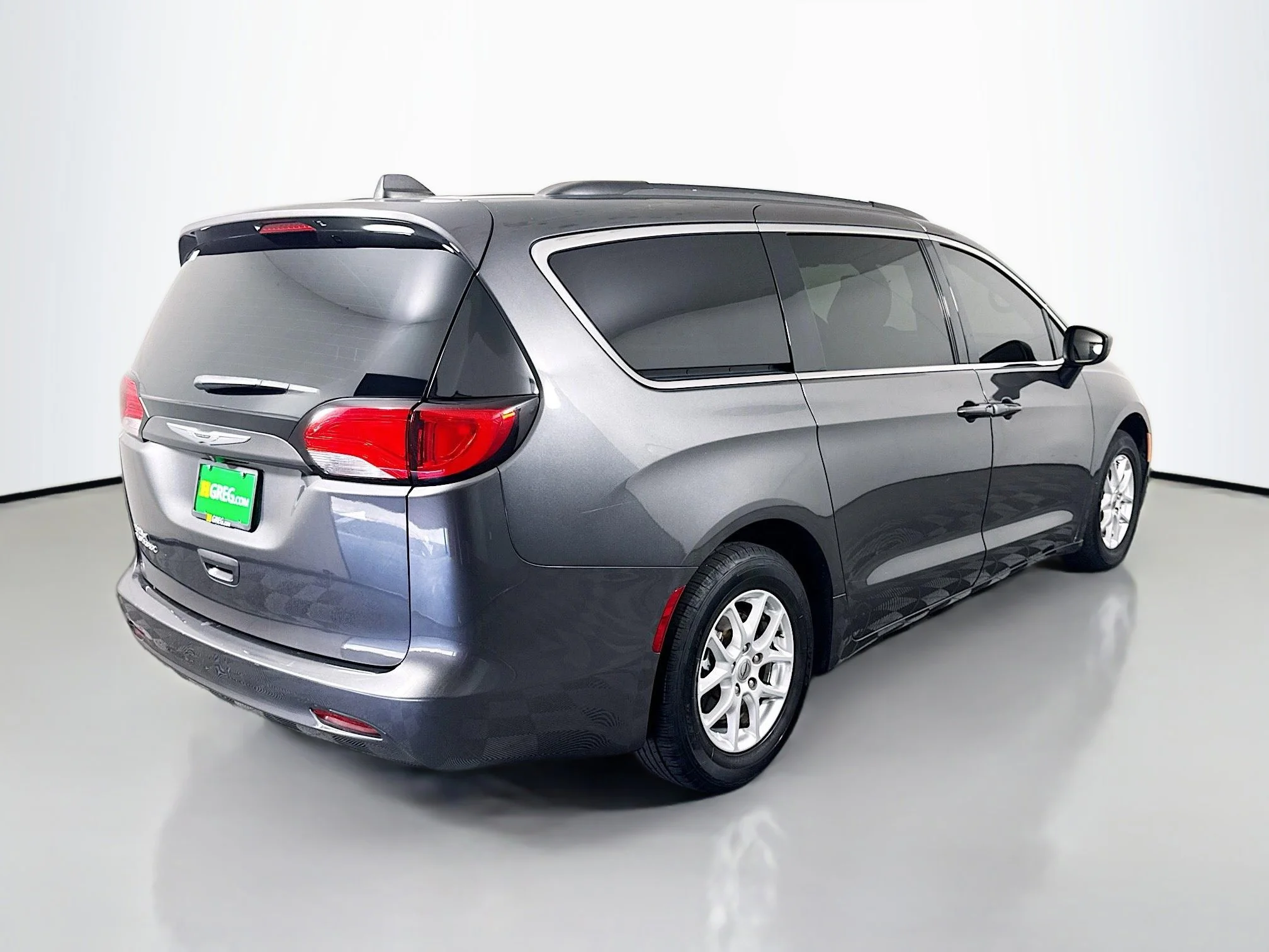 Used 2021 Granite Crystal Metallic Clearcoat Chrysler LXI image 7