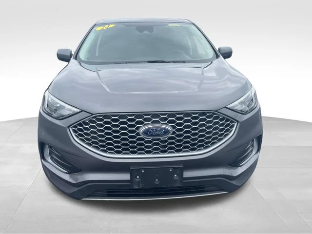 Used 2024 Gray Ford SEL image 9
