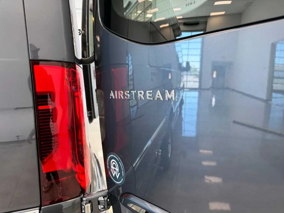 New 2025 Tenorite Gray Metallic AIRSTREAM  image 48