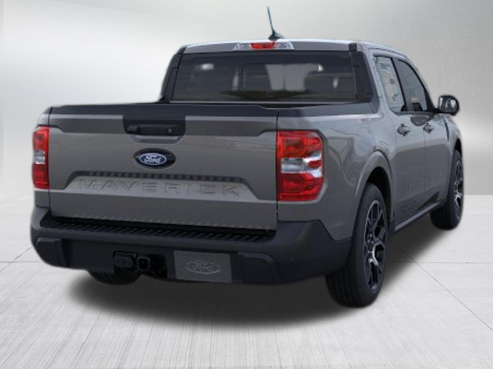 New 2025 Carbonized Gray Metallic Ford LARIAT image 8