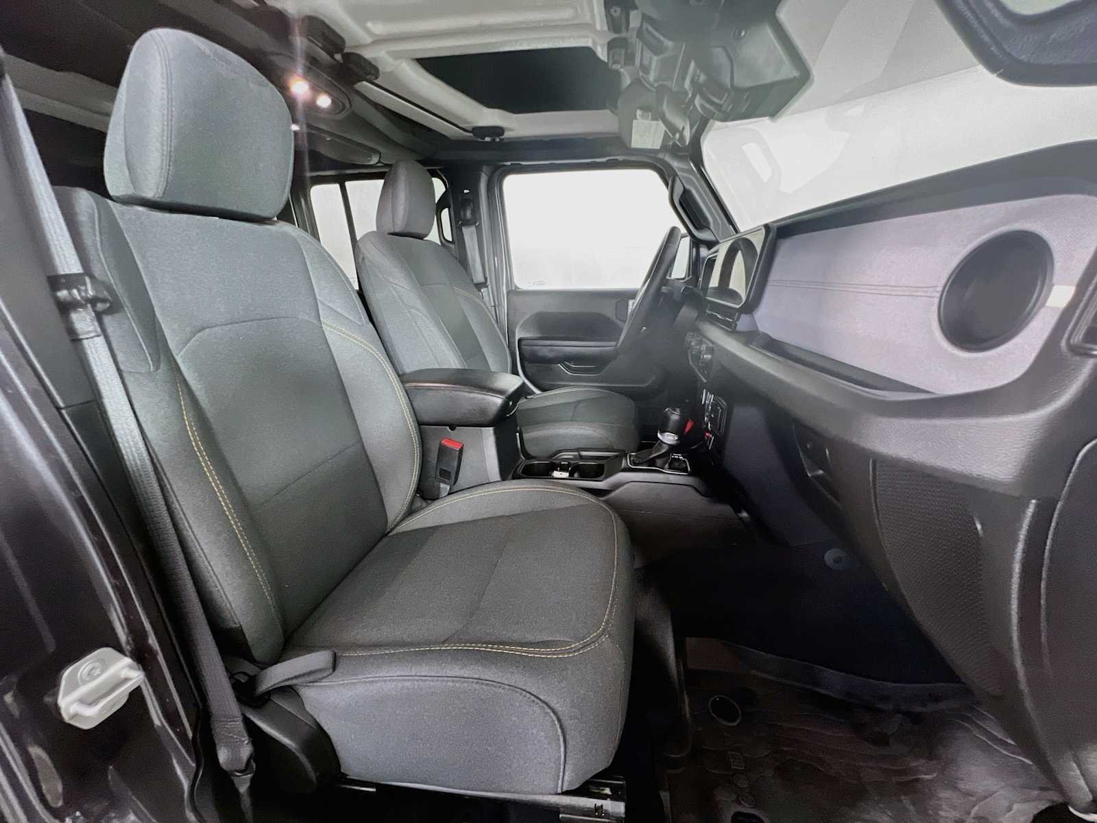 Used 2024 Granite Crystal Metallic Clearcoat Jeep Willys image 28