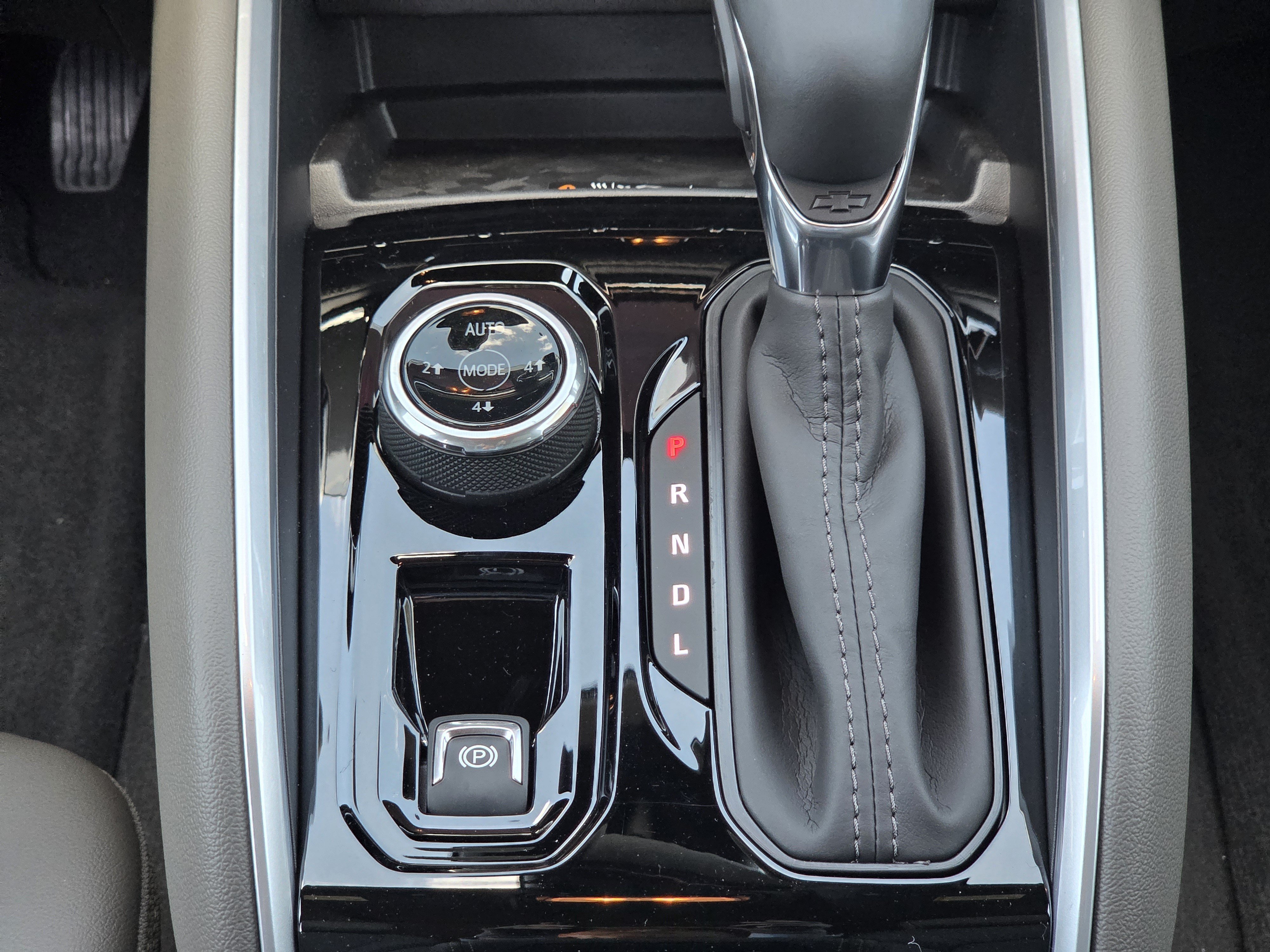 2026 Chevrolet Colorado ZR2 - Photo 12