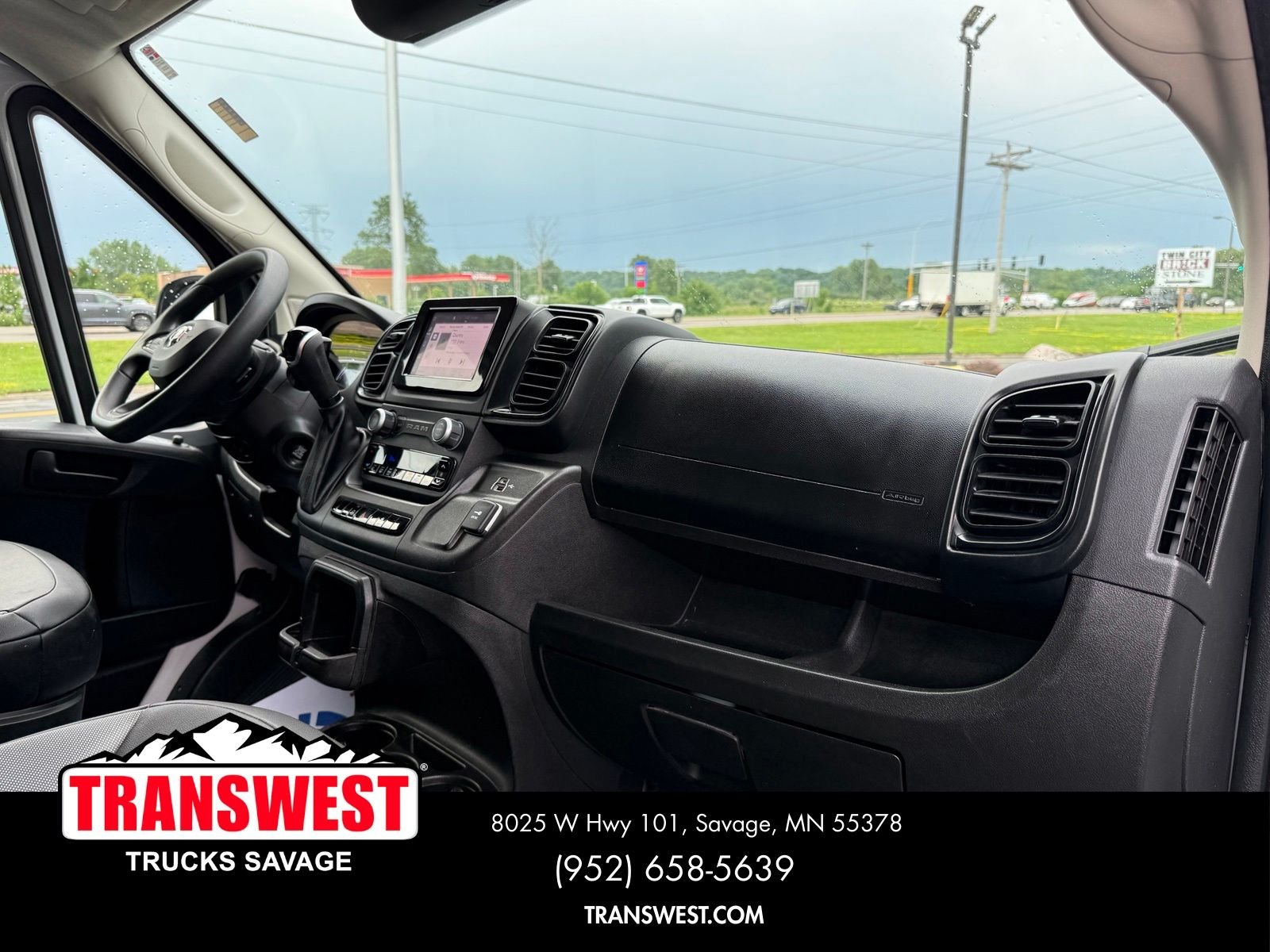 Used 2025 White Ram Base image 6
