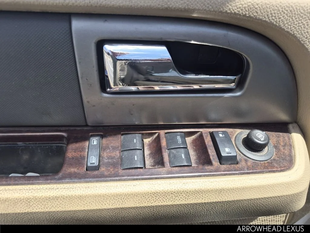 Used 2011 White Ford XLT image 18