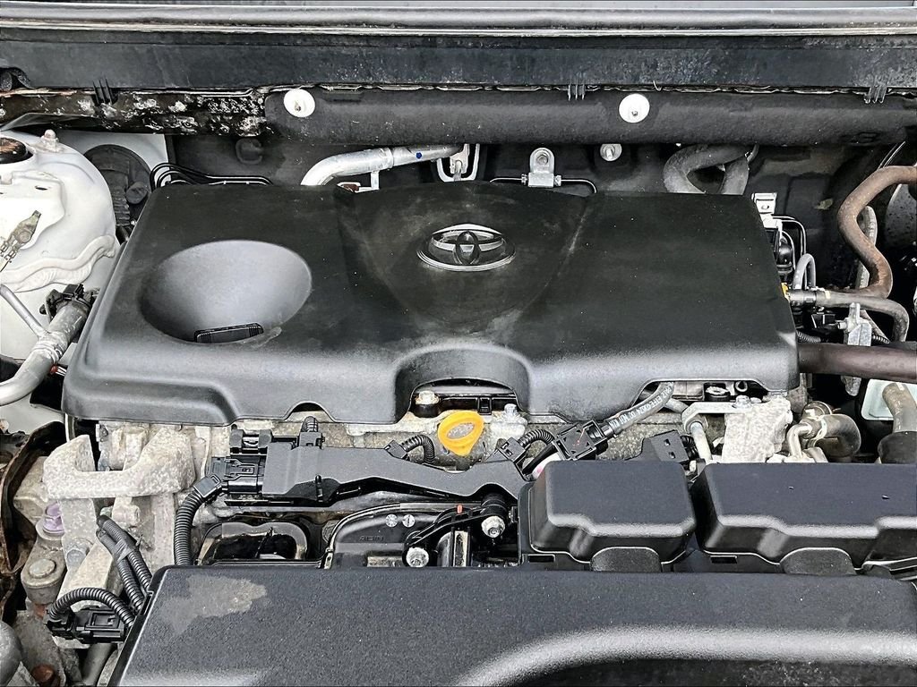 Used 2021 White Toyota LE image 34