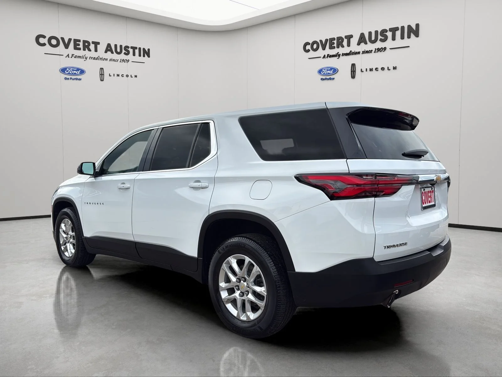 Used 2022 White Chevrolet LS image 3
