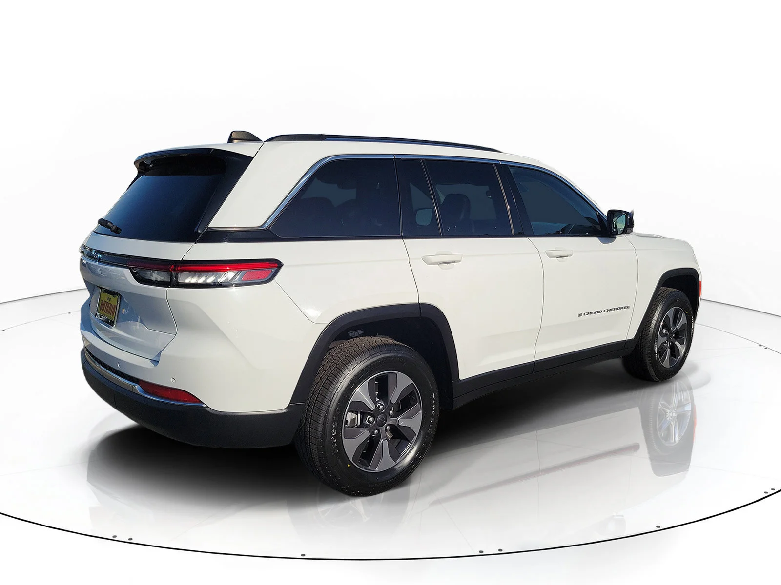 Certified Used 2022 White Jeep 4xe image 3