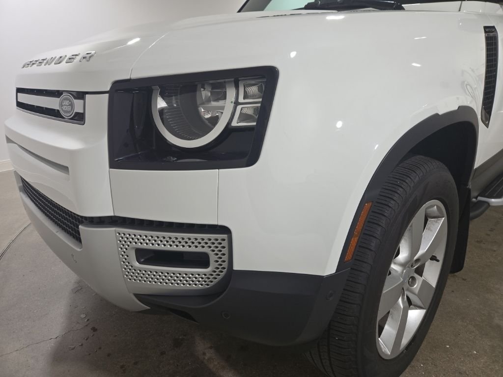 Used 2023 Fuji White Land Rover S image 24